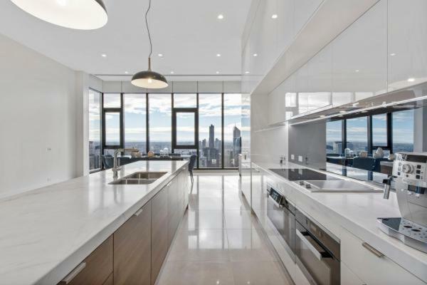 Experience Platinum Hotel Apartments 墨尔本 外观 照片